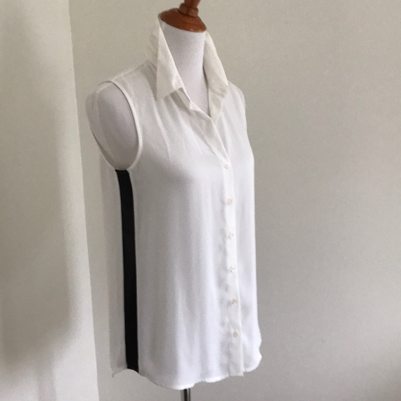 Vince Camuto Tops - Vince Camino Off White Sleeveless Blouse